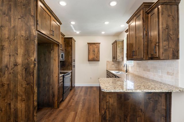 2086 Bull Run Road, Ozark, MO 65721