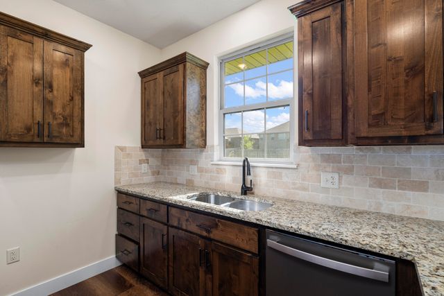 2086 Bull Run Road, Ozark, MO 65721