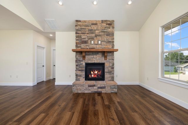 2086 Bull Run Road, Ozark, MO 65721