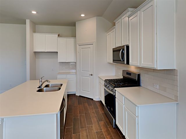 11136 Canyon Mine Drive, Aubrey, TX 76227