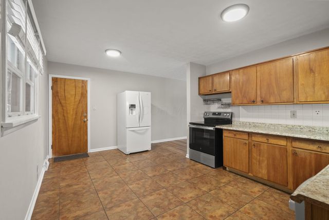 597 Skyline Drive, Newark, OH 43055