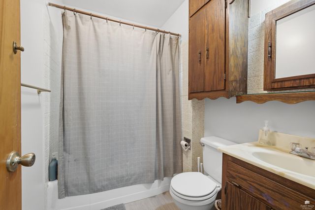 1737 Vaughn Drive, Manhattan, KS 66502