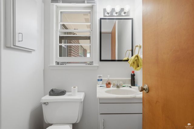 1737 Vaughn Drive, Manhattan, KS 66502