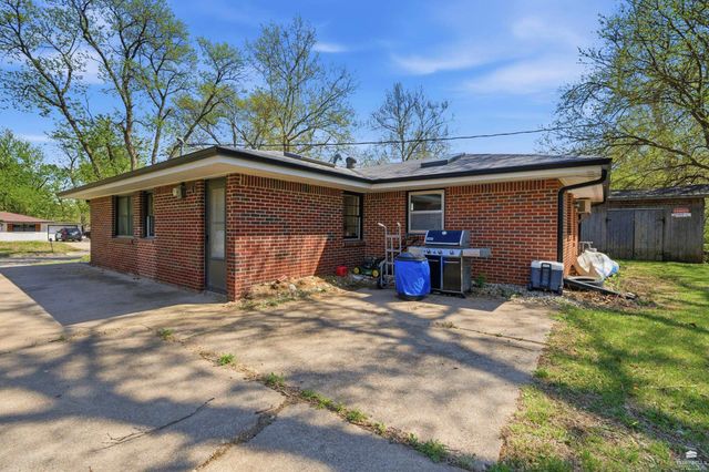 1737 Vaughn Drive, Manhattan, KS 66502