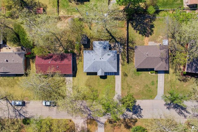 1737 Vaughn Drive, Manhattan, KS 66502