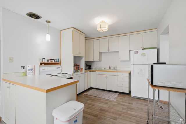 1737 Vaughn Drive, Manhattan, KS 66502