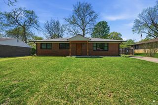 1737 Vaughn Drive, Manhattan, KS 66502