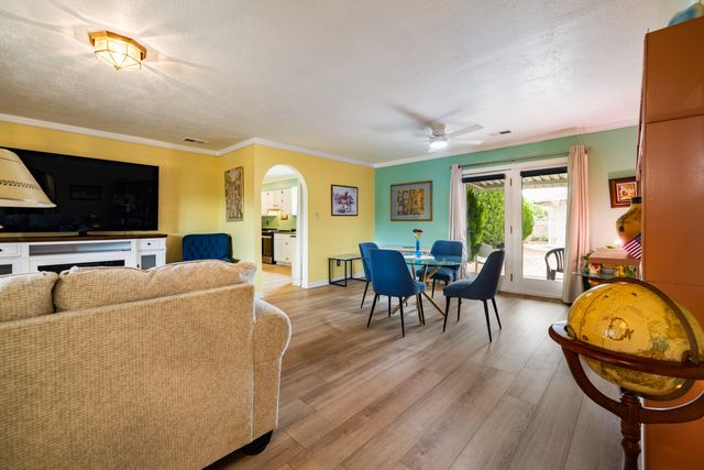 55 LYNWOOD Drive SE, Rio Rancho, NM 87124