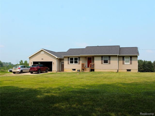 1583 E Lansing Road, Antrim Township, MI 48857