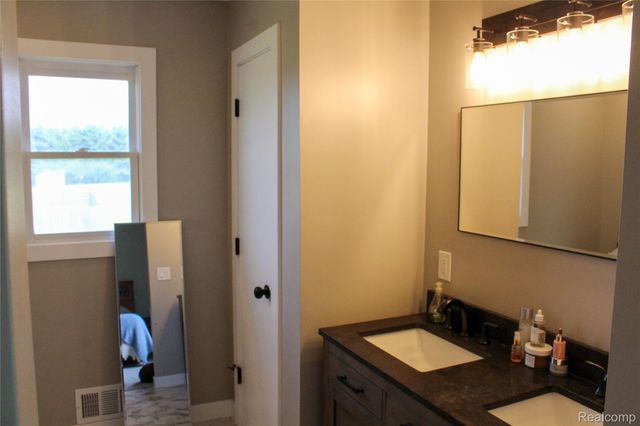 1583 E Lansing Road, Antrim Township, MI 48857