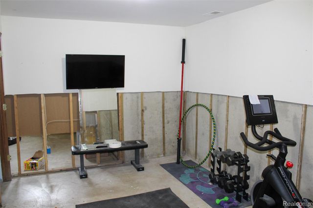 1583 E Lansing Road, Antrim Township, MI 48857