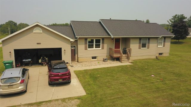 1583 E Lansing Road, Antrim Township, MI 48857