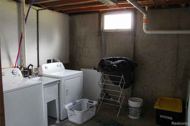 1583 E Lansing Road, Antrim Township, MI 48857