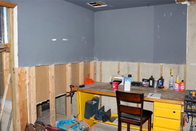 1583 E Lansing Road, Antrim Township, MI 48857