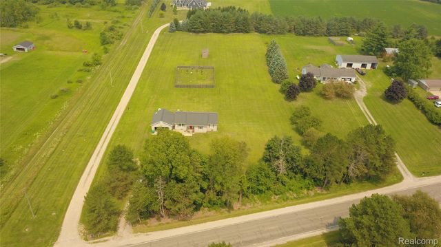 1583 E Lansing Road, Antrim Township, MI 48857