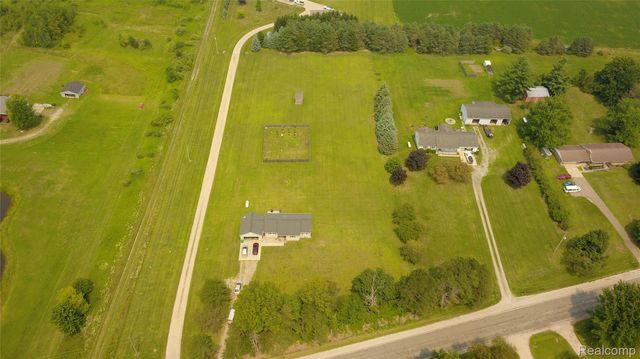 1583 E Lansing Road, Antrim Township, MI 48857