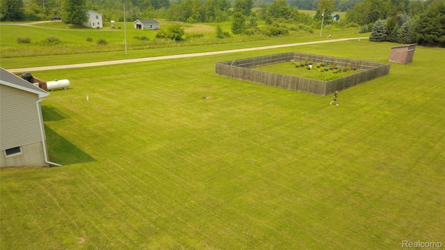 1583 E Lansing Road, Antrim Township, MI 48857