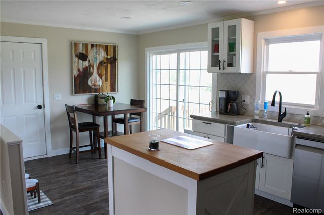 1583 E Lansing Road, Antrim Township, MI 48857