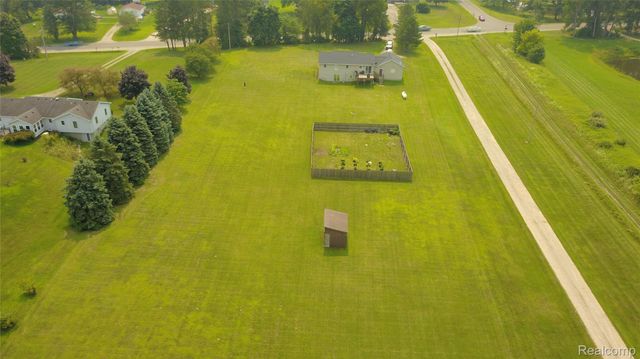 1583 E Lansing Road, Antrim Township, MI 48857