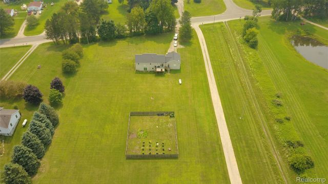 1583 E Lansing Road, Antrim Township, MI 48857