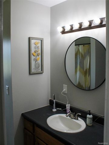 1583 E Lansing Road, Antrim Township, MI 48857