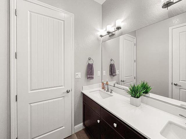 2788 N Douglas Avenue, Fresno, CA 93727