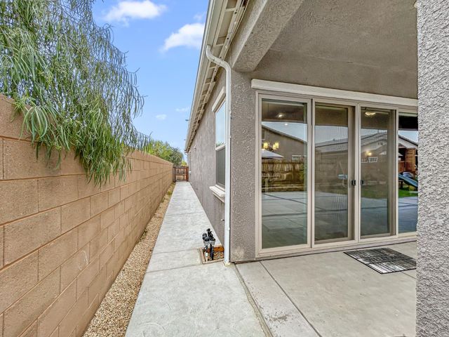 2788 N Douglas Avenue, Fresno, CA 93727