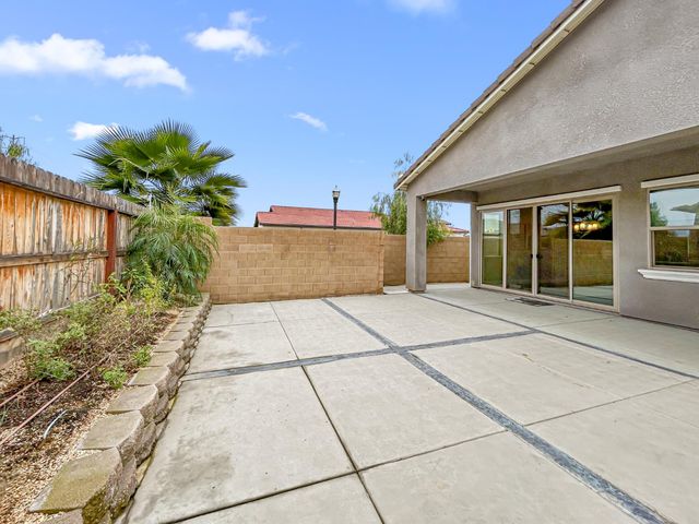 2788 N Douglas Avenue, Fresno, CA 93727