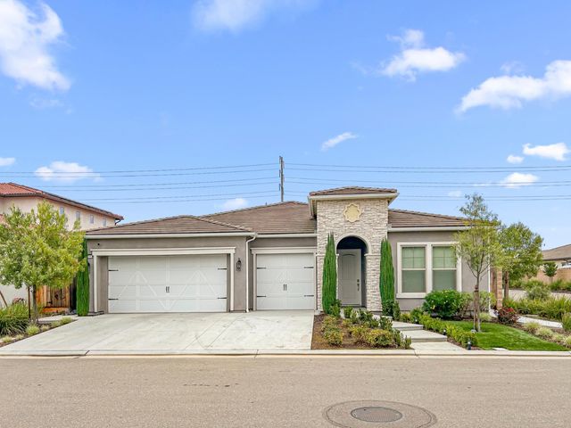 2788 N Douglas Avenue, Fresno, CA 93727