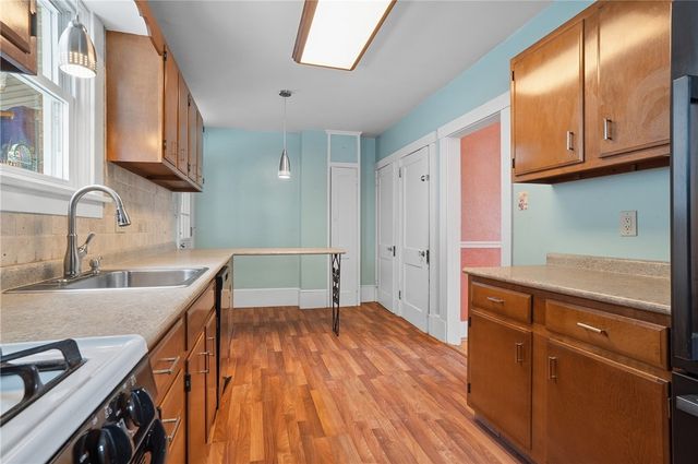 230 W Fulton St, City Of But Nw, PA 16001