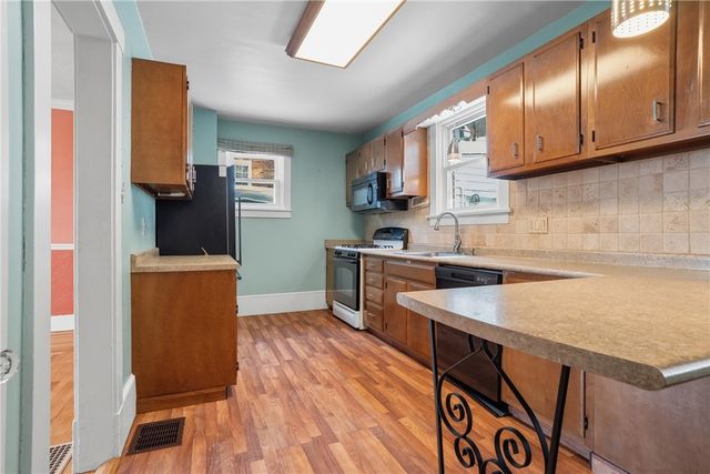 230 W Fulton St, City Of But Nw, PA 16001