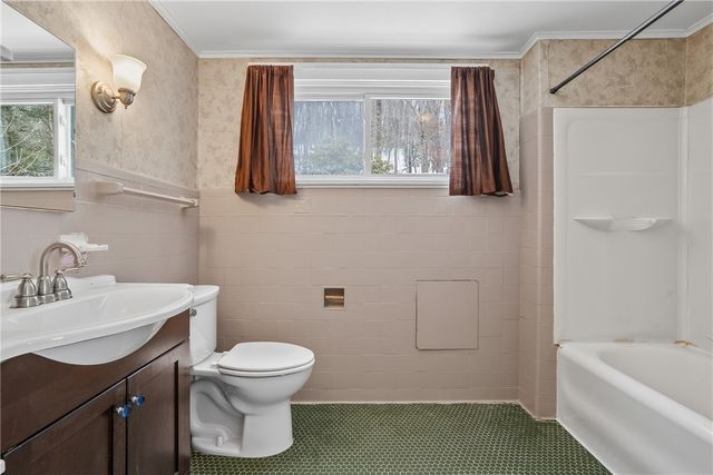 230 W Fulton St, City Of But Nw, PA 16001