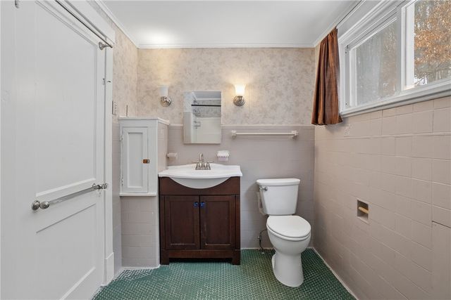 230 W Fulton St, City Of But Nw, PA 16001