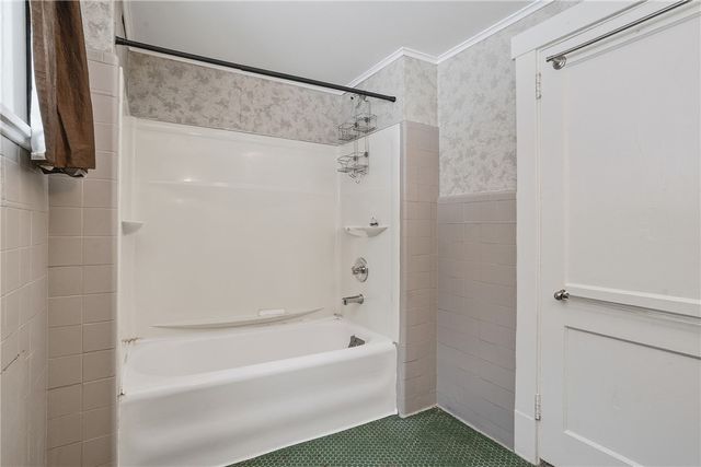 230 W Fulton St, City Of But Nw, PA 16001