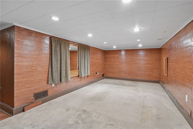 230 W Fulton St, City Of But Nw, PA 16001