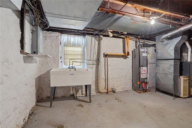 230 W Fulton St, City Of But Nw, PA 16001