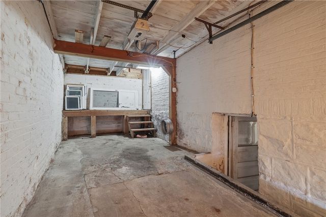 230 W Fulton St, City Of But Nw, PA 16001