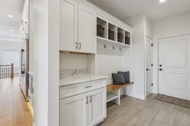 17415 Berkshire Parkway, Clive, IA 50325