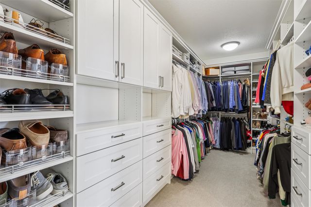 17415 Berkshire Parkway, Clive, IA 50325