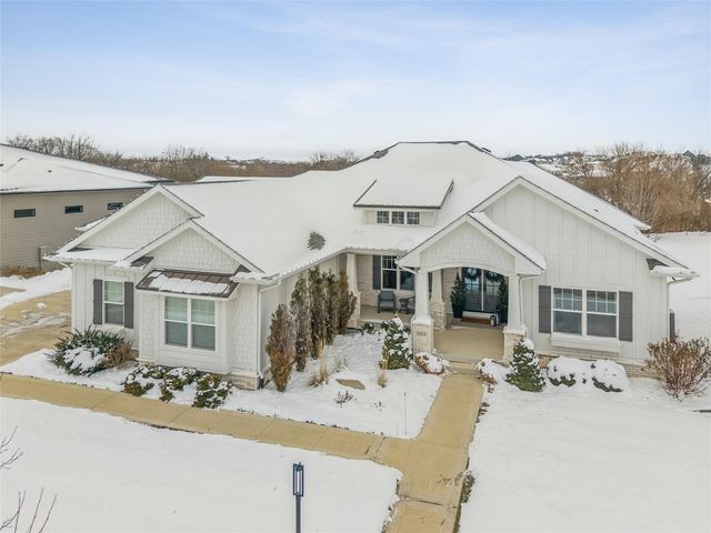 17415 Berkshire Parkway, Clive, IA 50325