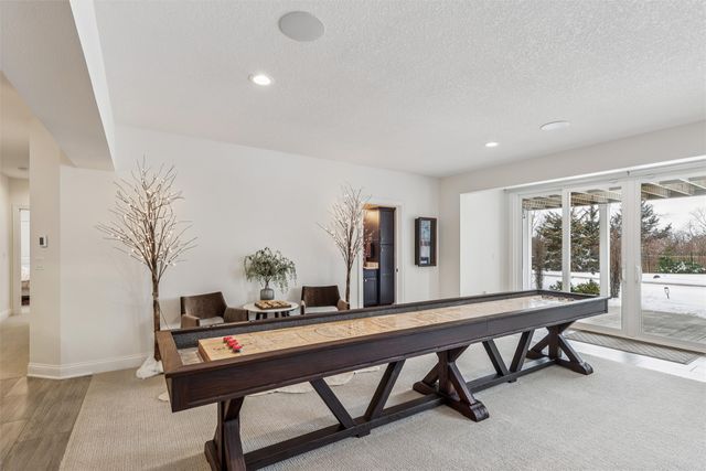 17415 Berkshire Parkway, Clive, IA 50325