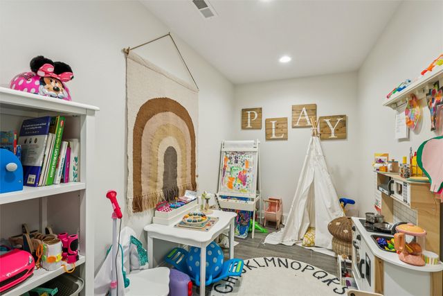 17415 Berkshire Parkway, Clive, IA 50325