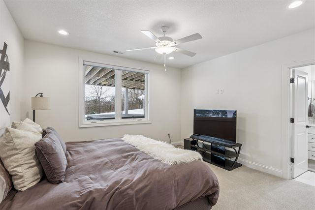 17415 Berkshire Parkway, Clive, IA 50325