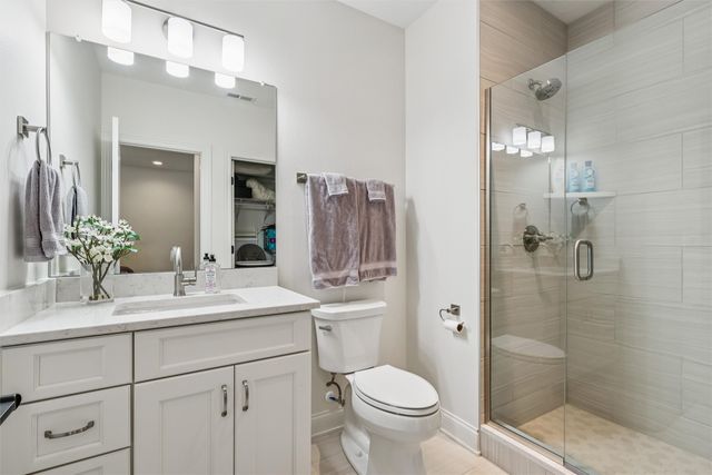 17415 Berkshire Parkway, Clive, IA 50325