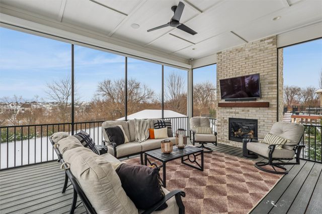 17415 Berkshire Parkway, Clive, IA 50325