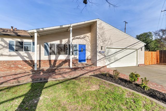 7055 Winding Way, Fair Oaks, CA 95628