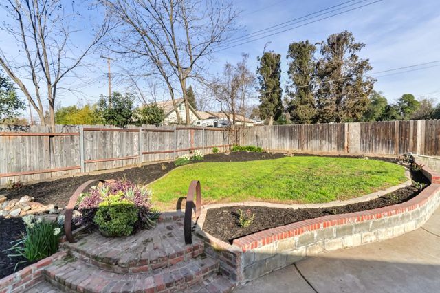 7055 Winding Way, Fair Oaks, CA 95628