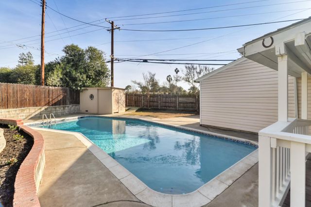 7055 Winding Way, Fair Oaks, CA 95628