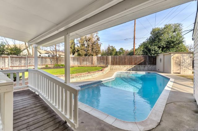 7055 Winding Way, Fair Oaks, CA 95628
