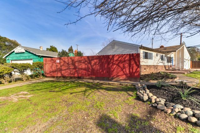 7055 Winding Way, Fair Oaks, CA 95628